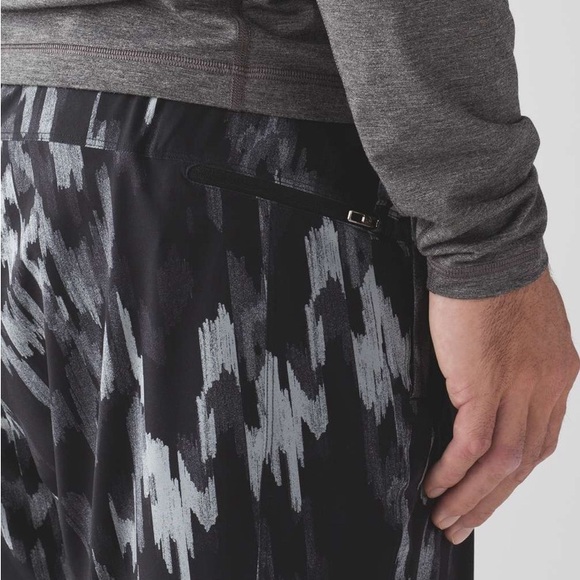 Lululemon T.H.E. Short *Luxtreme Liner 9" Rock Face Mercury Black Size Medium - Picture 2 of 15